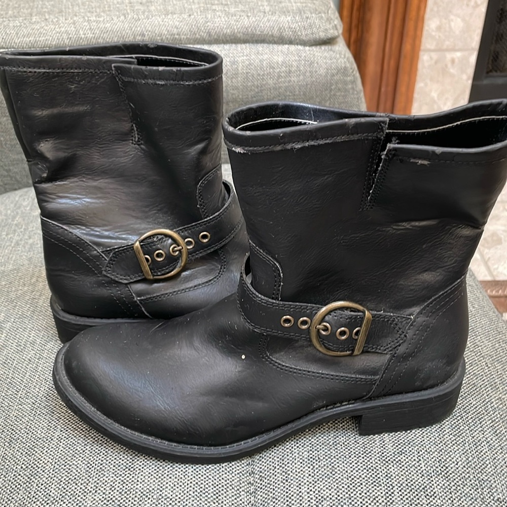 Leather riding boots
